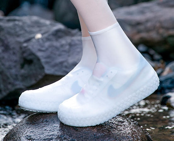 Stop Soaked Sneakers! Heavy-Duty Rain Shoe Covers – Anti-Slip & Fold Into Your Bag 🌧️